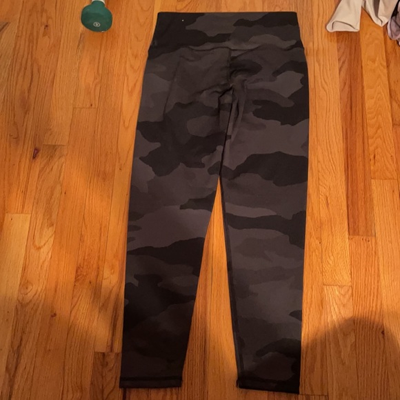 aerie black camo leggings